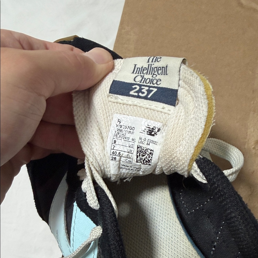 New Balance Black Sneakers with Light Blue 'N' Accent - Picture 5 of 5